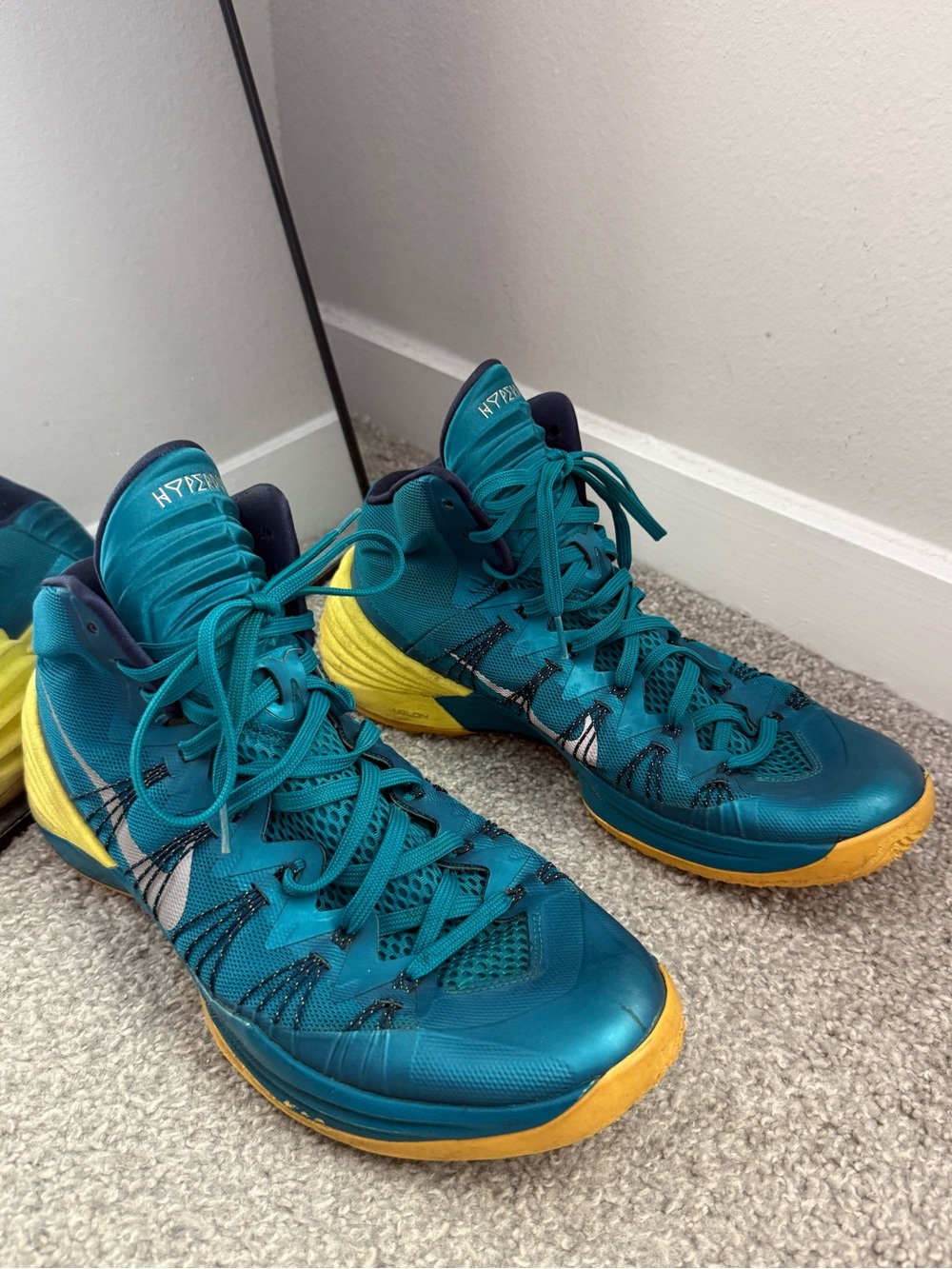 Nike Men’s Hyperdunk 2013 Tropical Teal Basketball Shoes Size 13